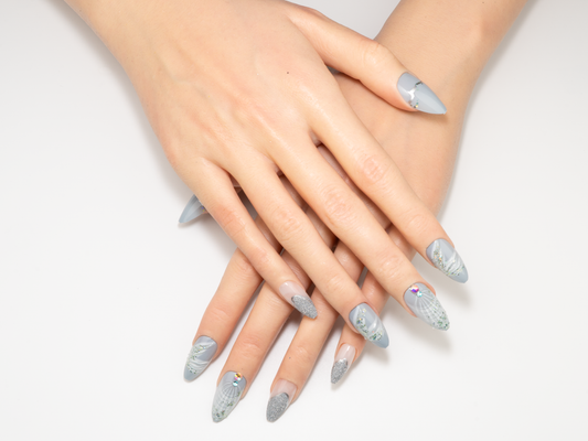 Ice Crystal Relief Press-Ons | Silver Glitter | Almond