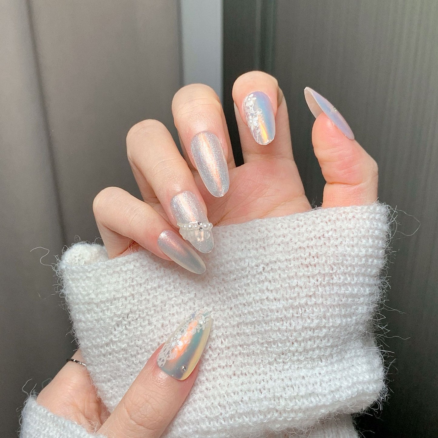 Aurora Lace Oval Press-On Nails