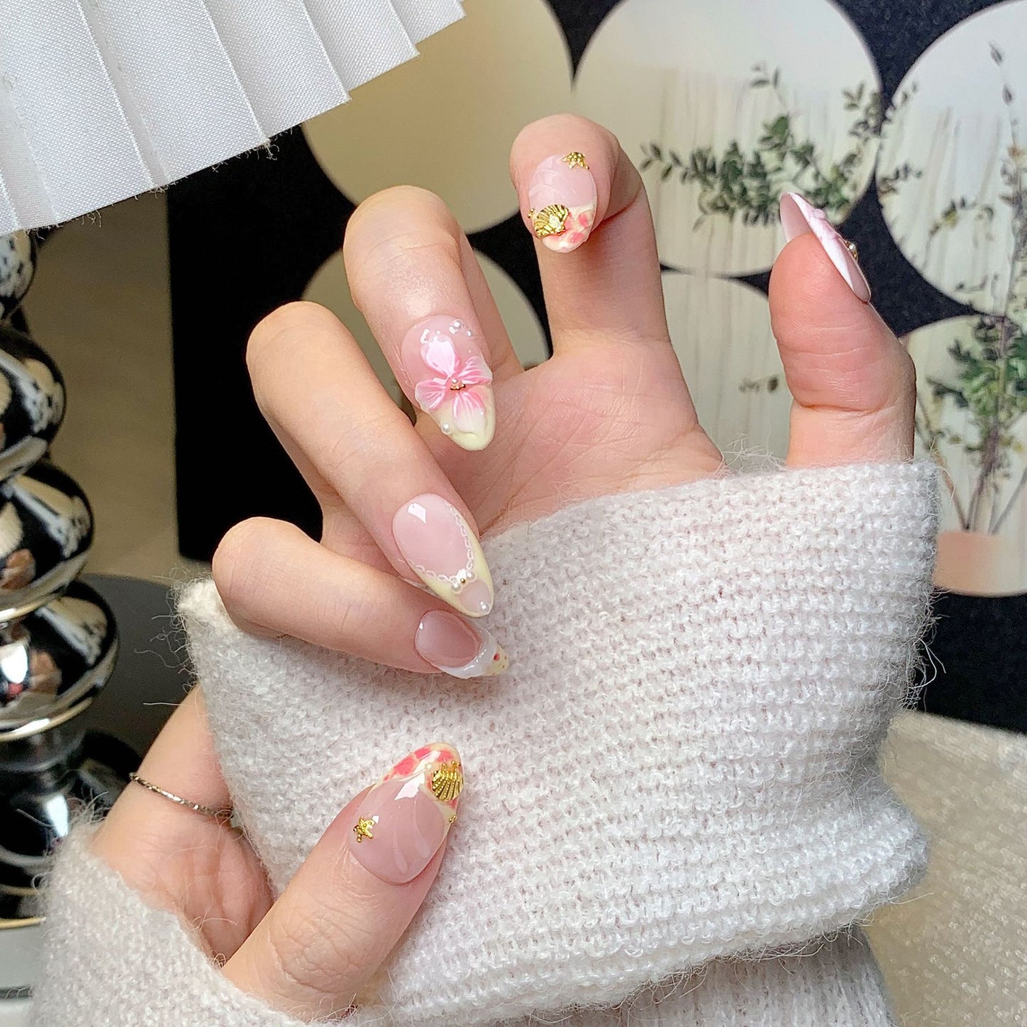 Pastel Sea Accent Short Almond Press-On Nails