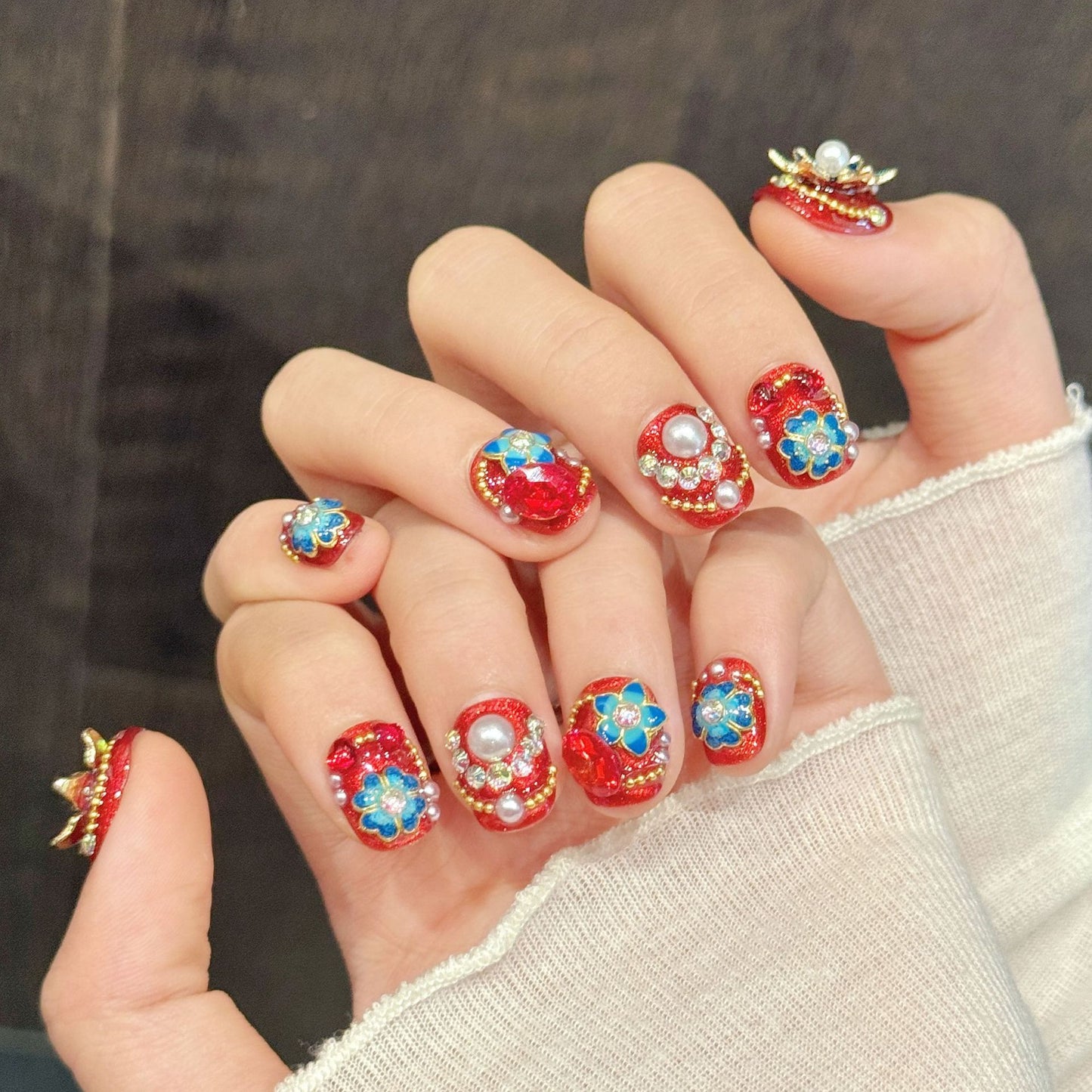 Red Floral Pearl Short Oval Press-On Nails