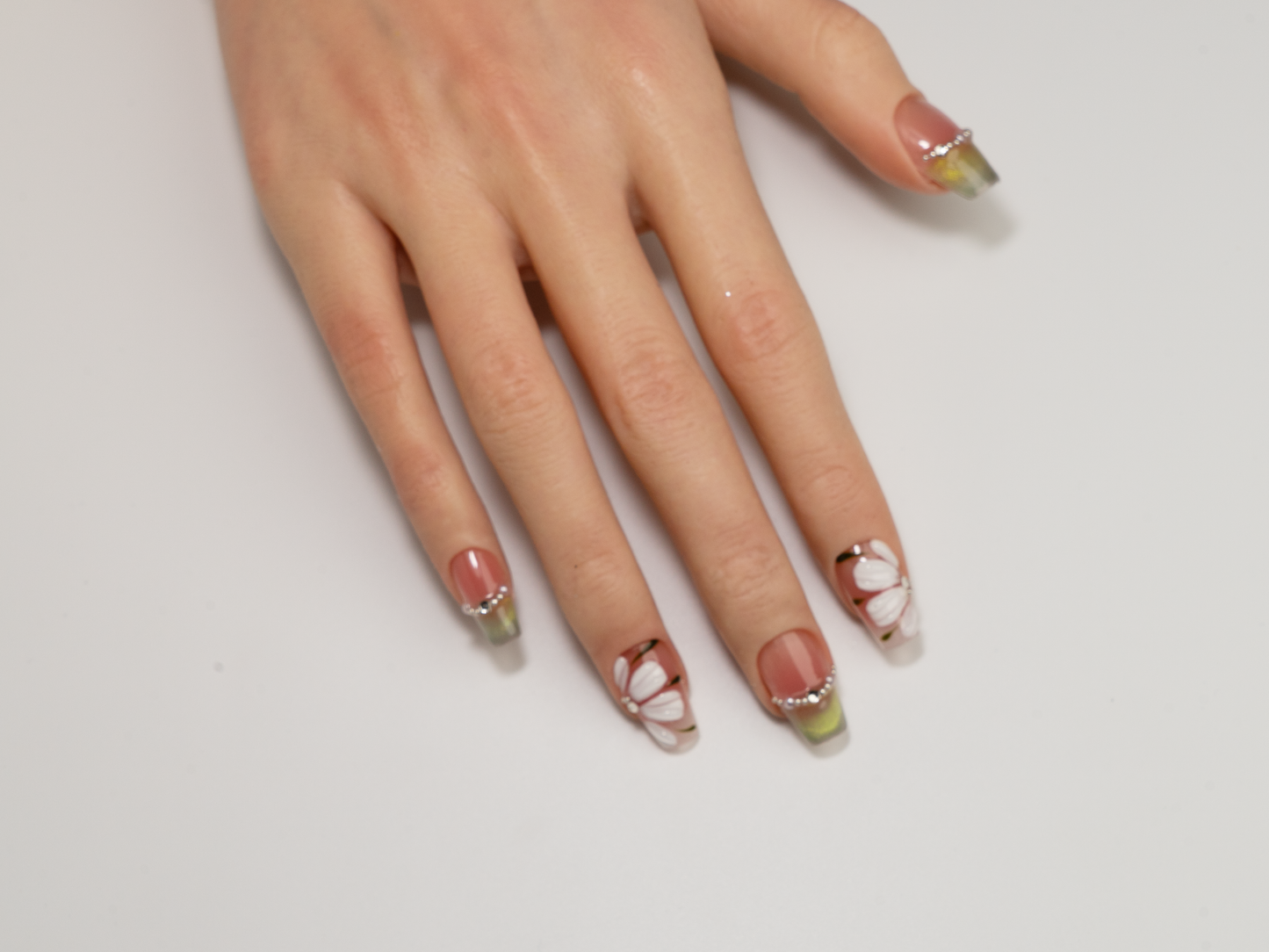 Green Field Flora Elegant Press-On Nails | Hand-painted Conffin