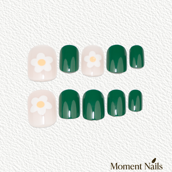 Emerald Mood Press-On Nails | Hand-painted Daisy Mix & Match Oval