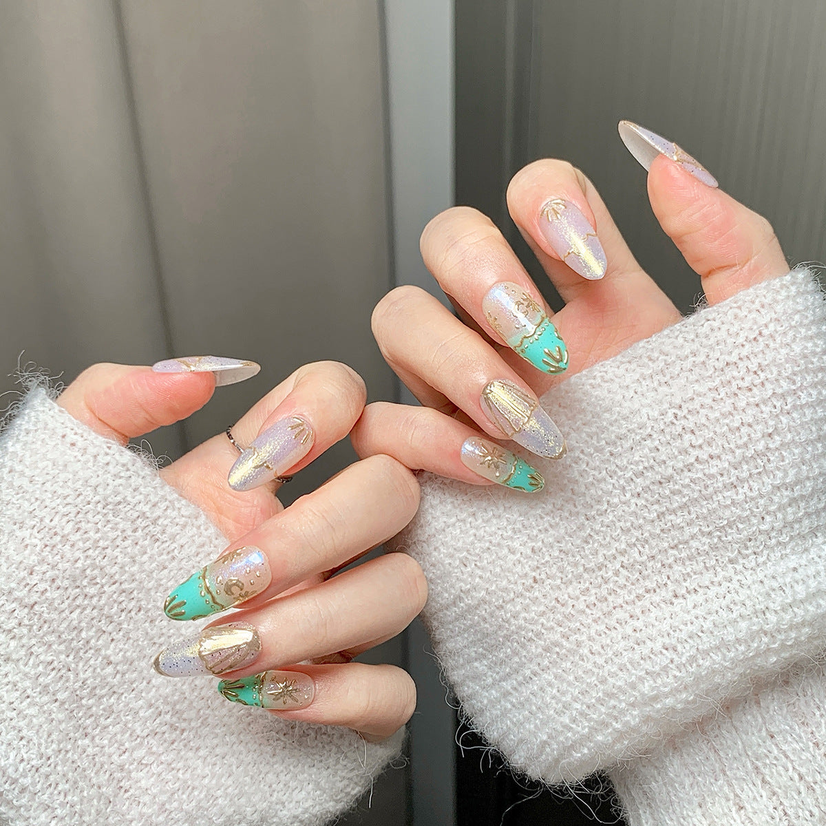 Gilded Mint Oval Press-On Nails