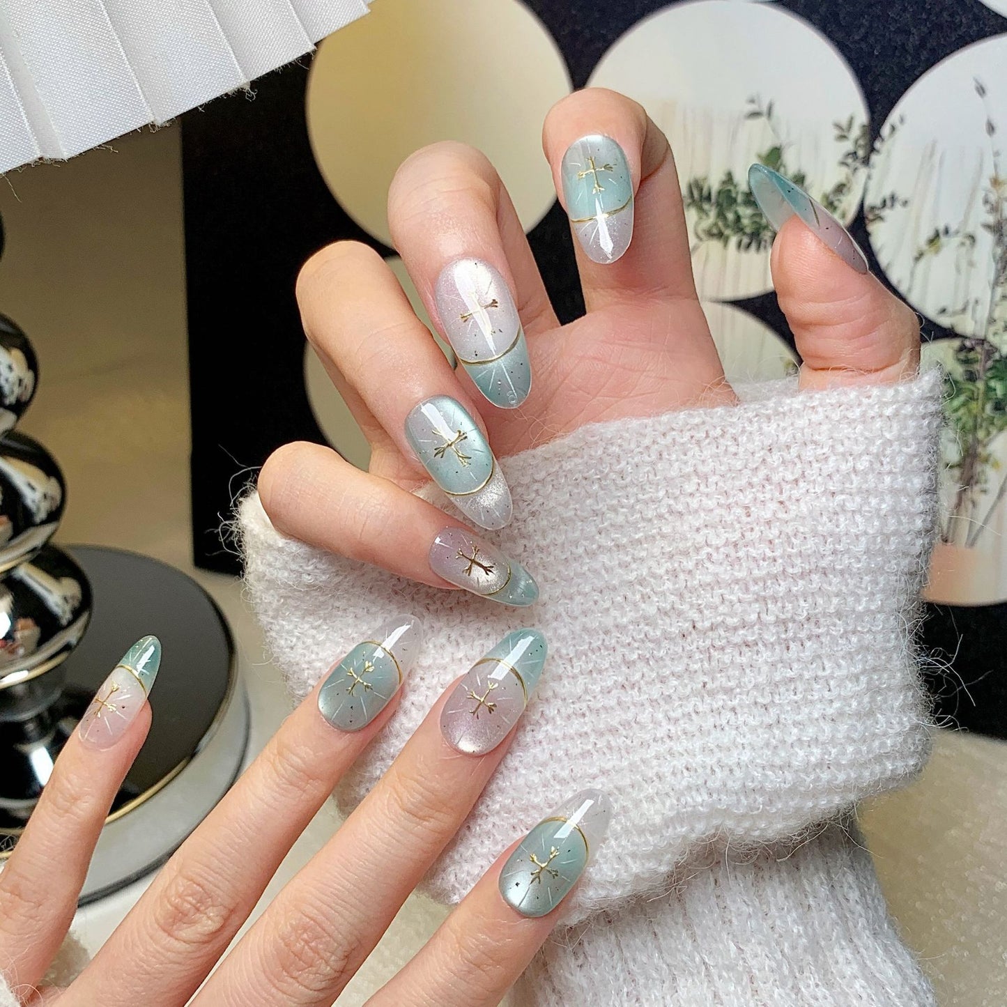 Light Green Gold Accent Oval Press-On Nails