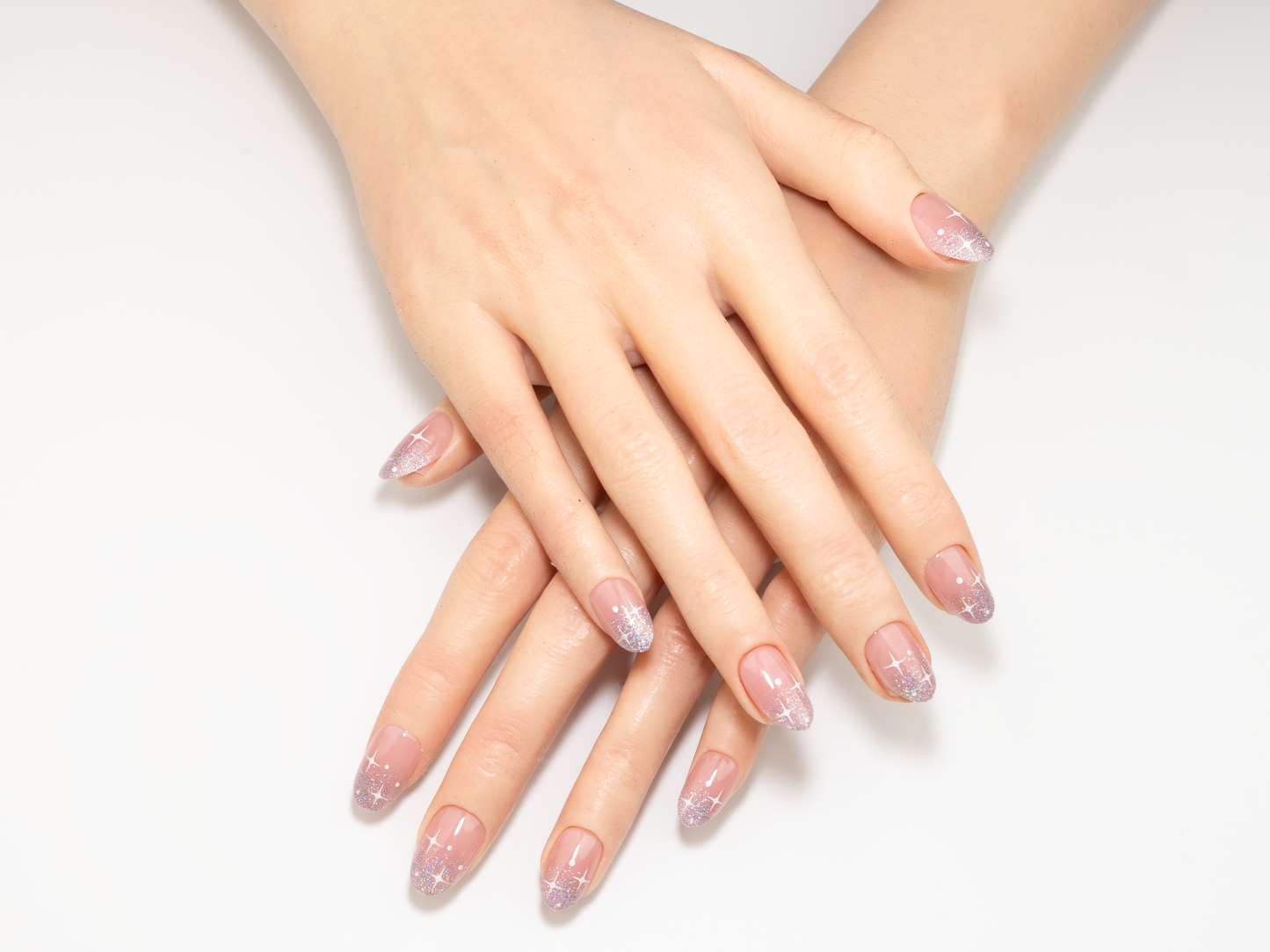 Starry Sky Glitter Ombré Press-On Nails | Silver Starburst Short Oval