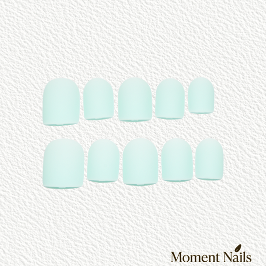 Serene Aquamarine Hue Press-On Nails | Frosted Oval