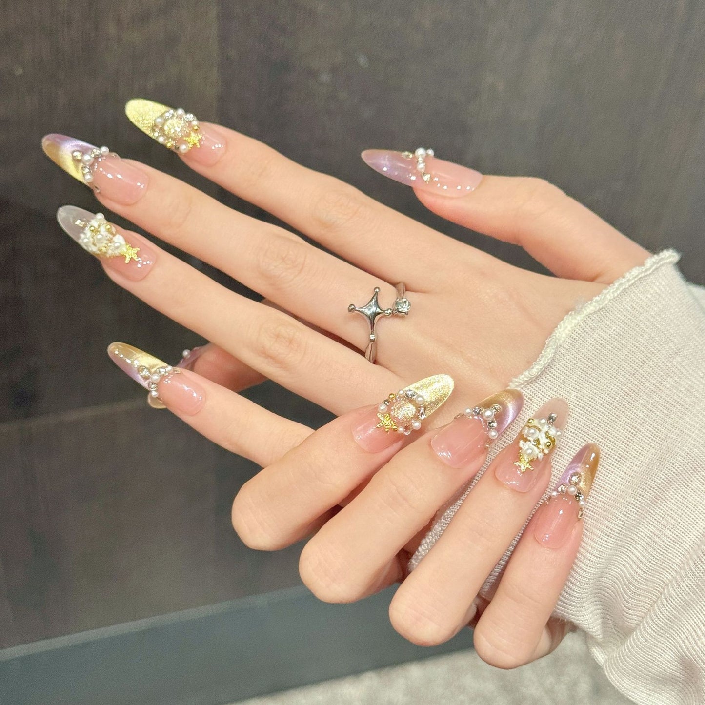 Pink Sheer Star-Pearl Press-On Nails