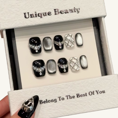 Classic Quilted Press-On Nails | Short Coffin Handmade Fake Nails