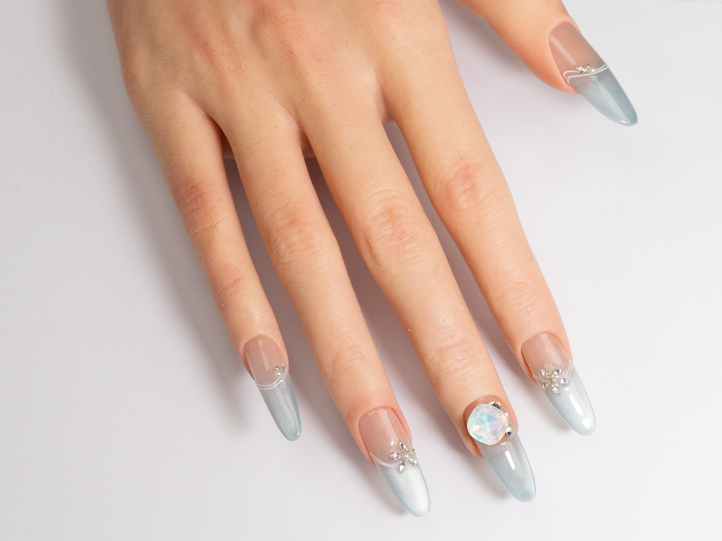 Morning Dew Press-On Nails | Handmade Ombre Cat Eye Crystal Oval