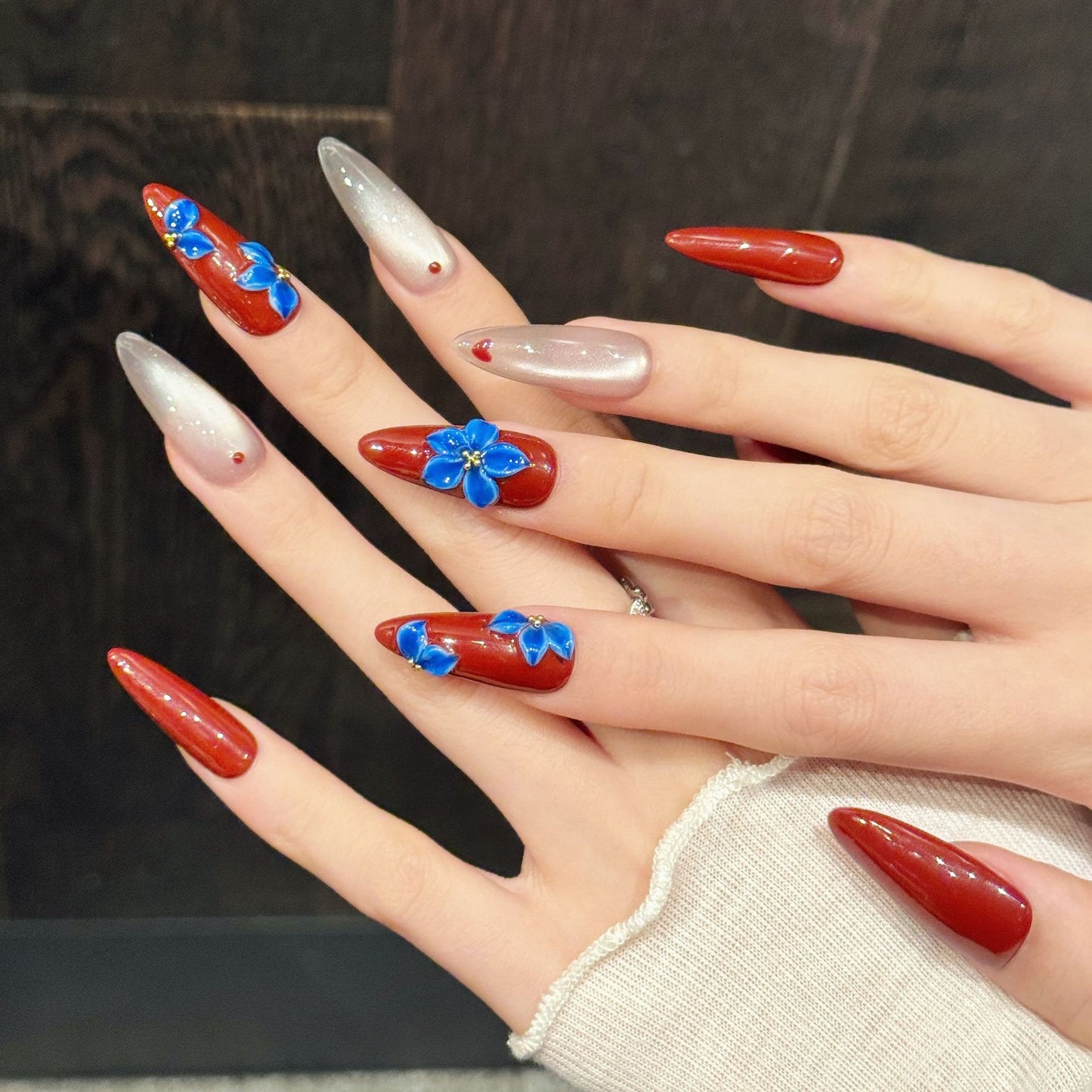 Red-Blue Flower Almond Press-On Nails
