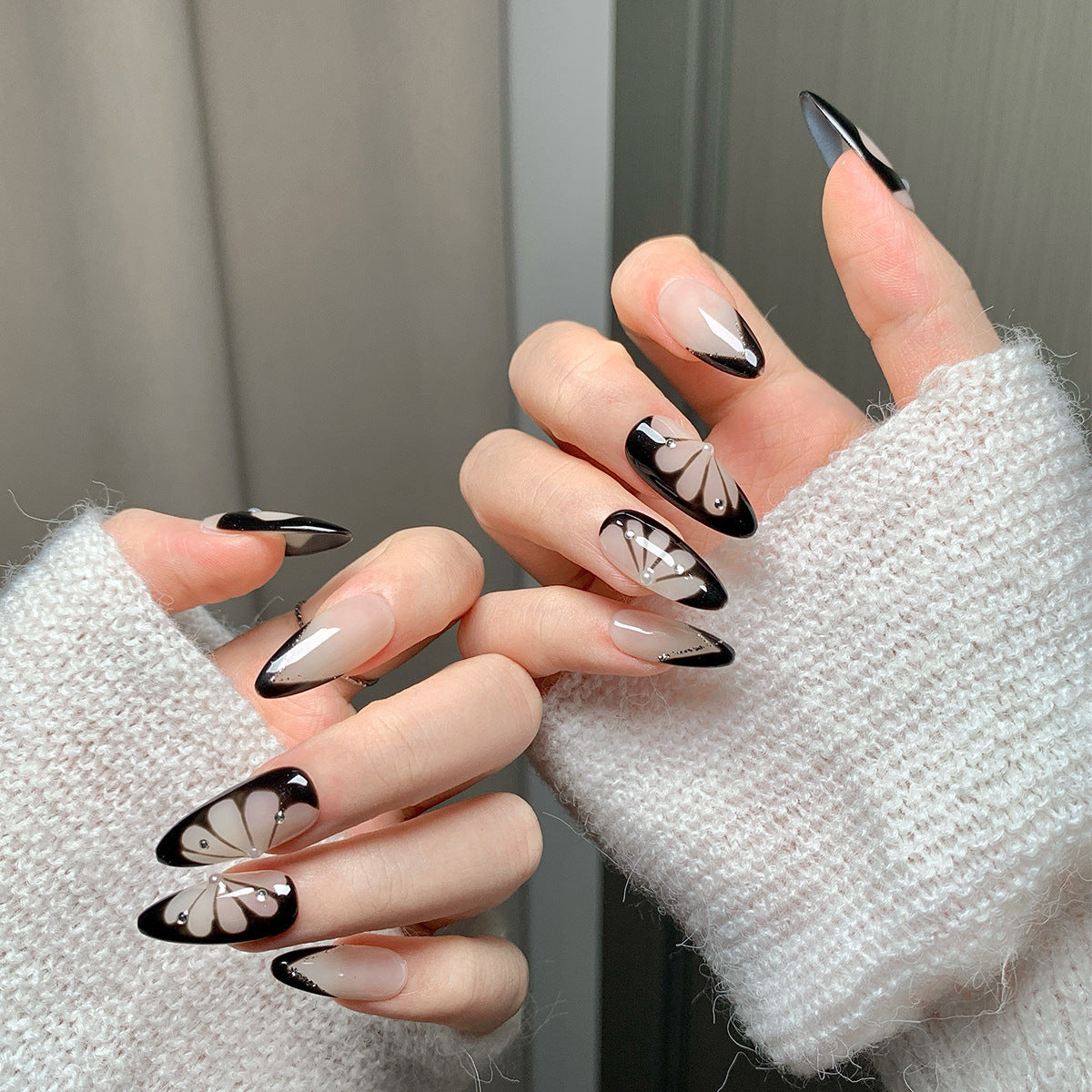 Black Butterfly Almond  Black-White Press-On Nails