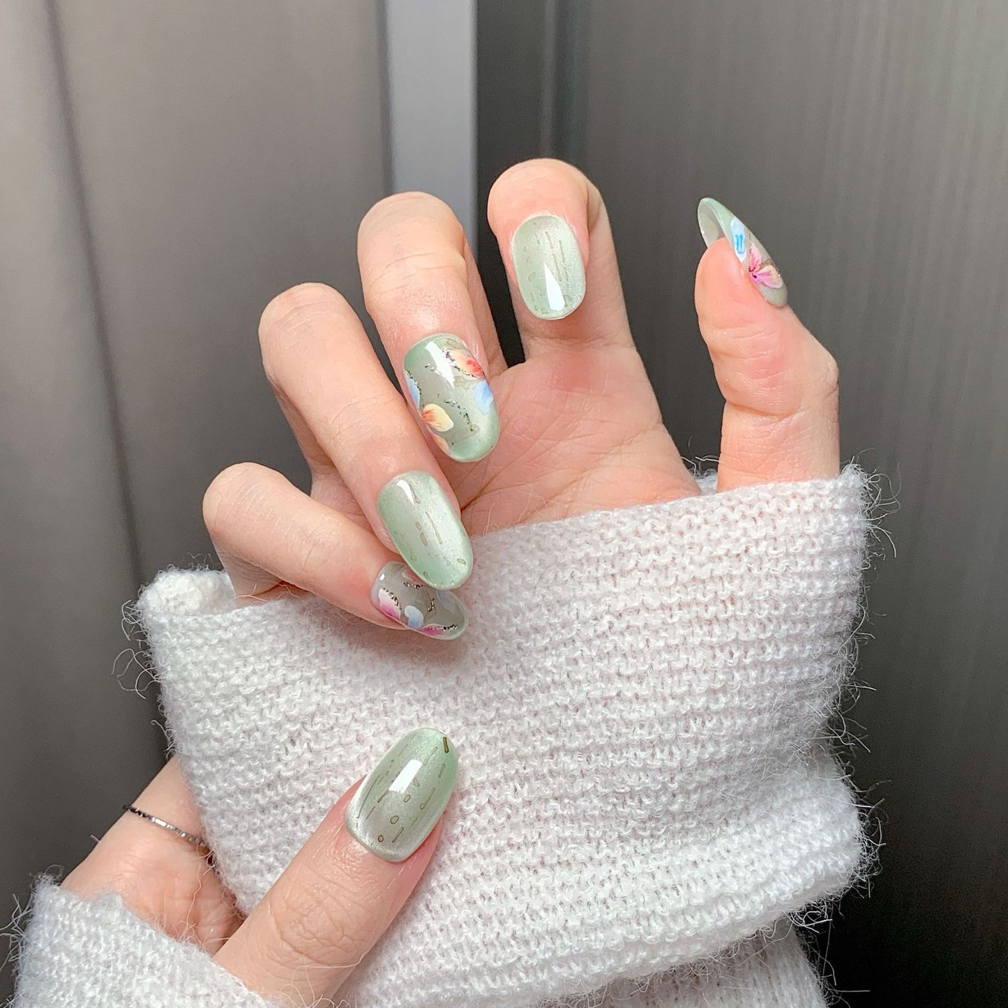 Light Green Butterfly Press-On Nails