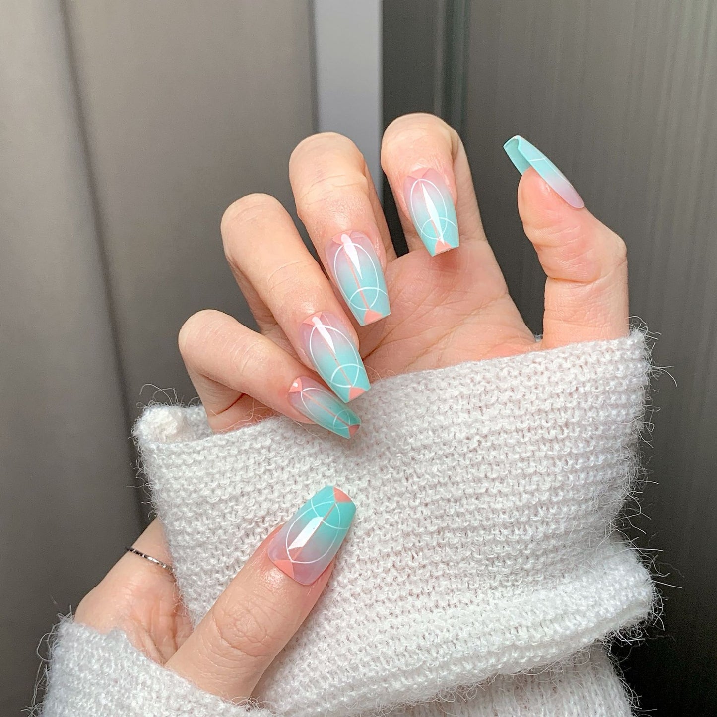 Light Green Geometric Trapezoid Press-On Nails